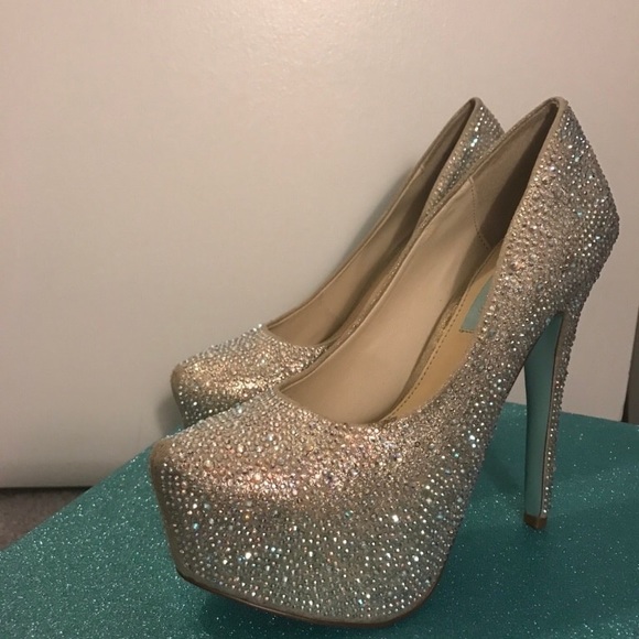 Champagne Betsey Johnson Wish Bridal Shoe Size 6.5 - Picture 5 of 8